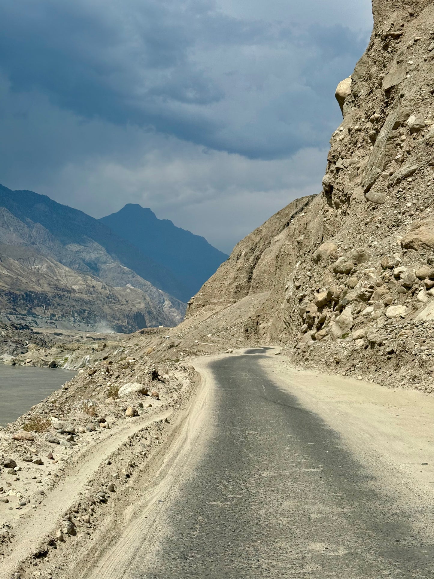🏍️ Motorsykkeltur gjennom Nord-Pakistan – 15 dager i verdens vakreste landskap⛰️ 26. JUNI - 10. JULI 2026